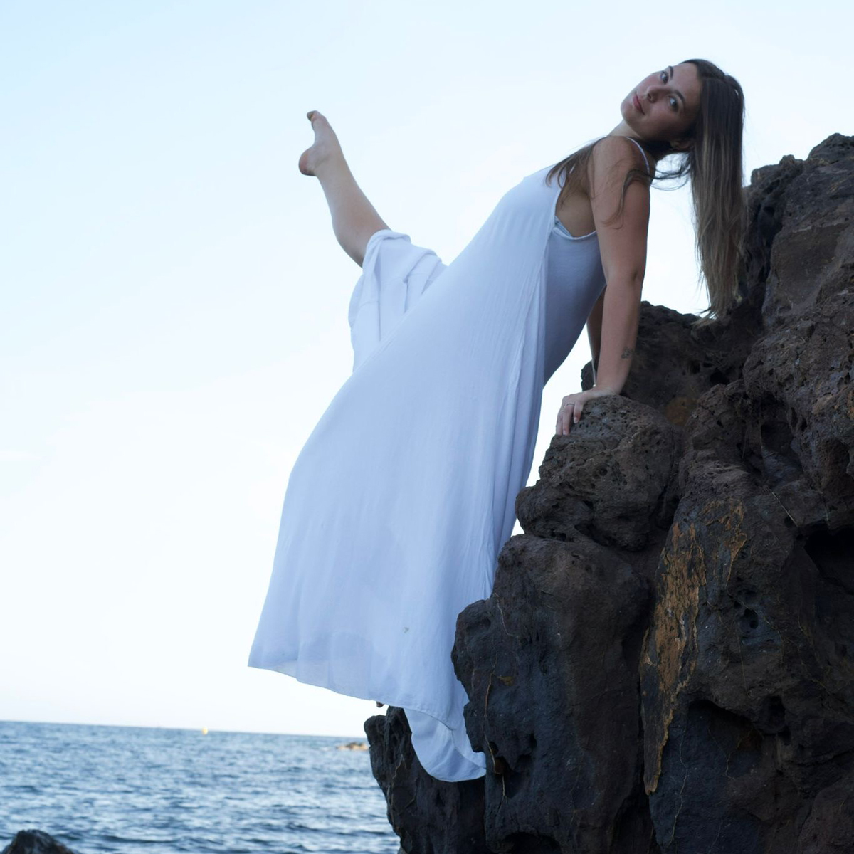 Présentation de Romane Flatres, professeure de SDanse Contemporaine Présentation de Romane Flatres, professeure de Danse Contemporaine